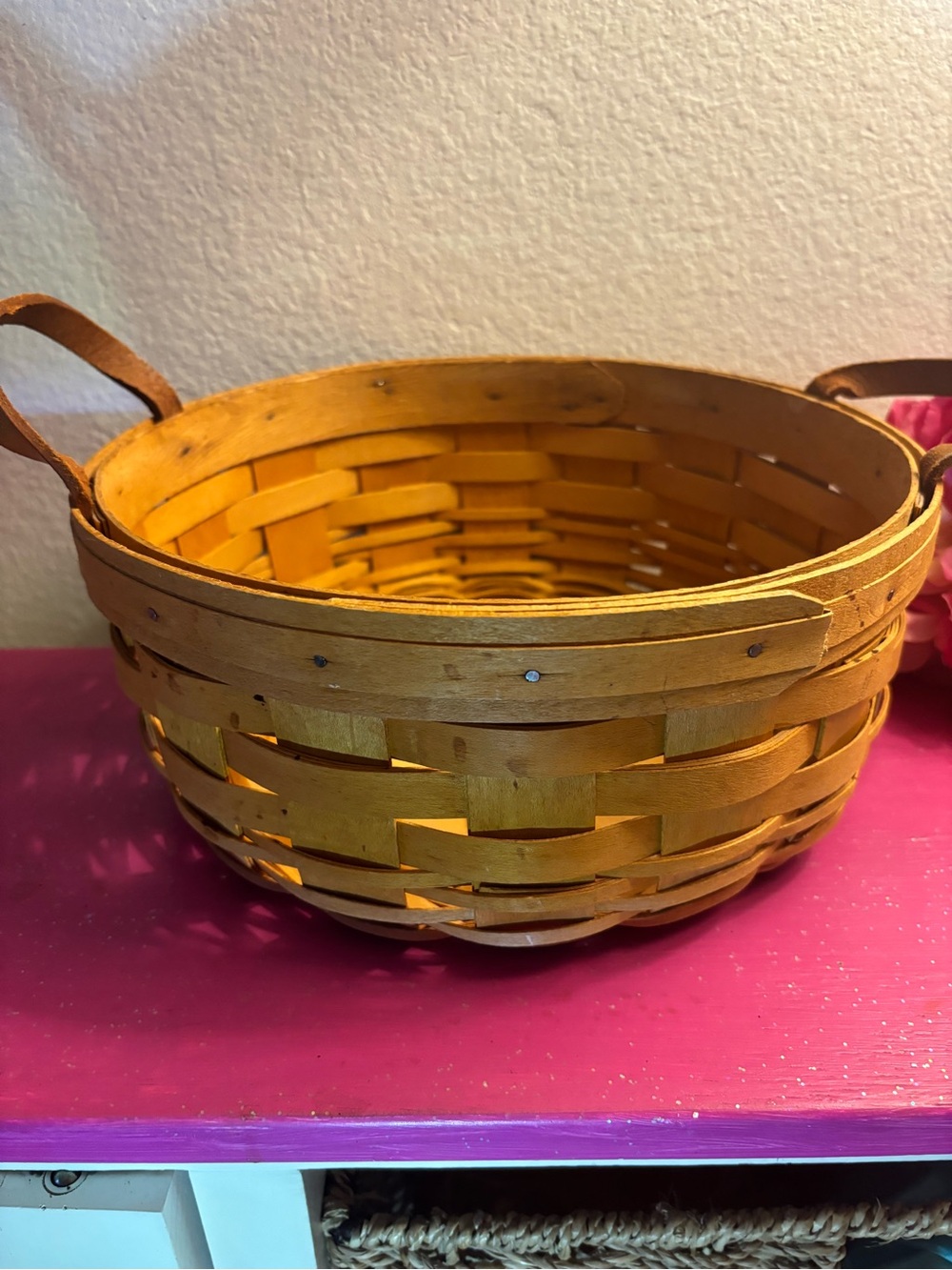 Longaberger Vintage 1995 Large Darning Basket with Leather Handles, 10” Diameter - Picture 2 of 7